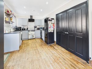 Kitchen- click for photo gallery